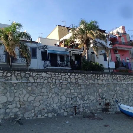 Casa Nicole Fronte Mare * Giardini Naxos