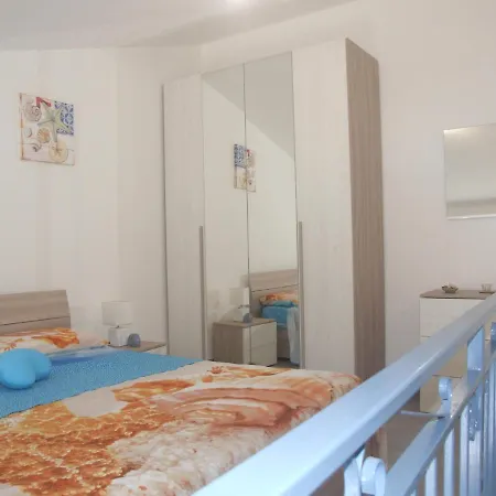 Casa Nicole Fronte Mare Giardini Naxos