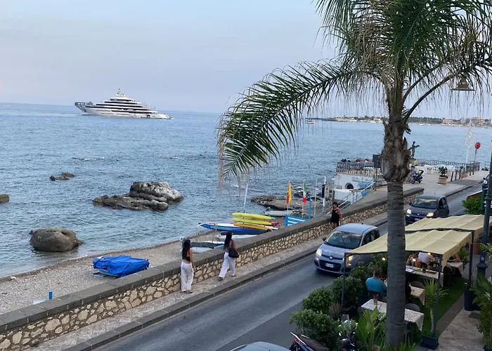 Casa Nicole Fronte Mare Casa vacanze Giardini Naxos