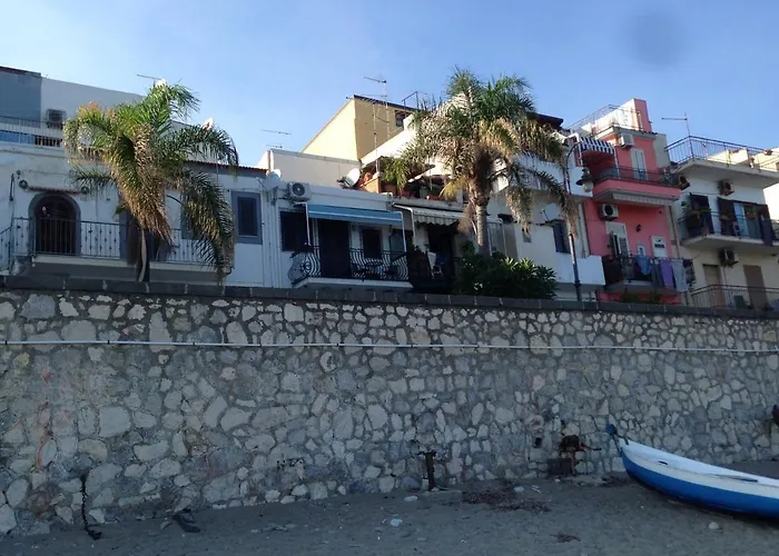 Casa Nicole Fronte Mare * Giardini Naxos