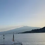 Casa Nicole Fronte Mare Holiday home Giardini Naxos