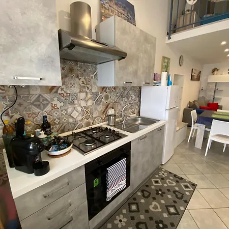Semesterbostad Casa Nicole Fronte Mare