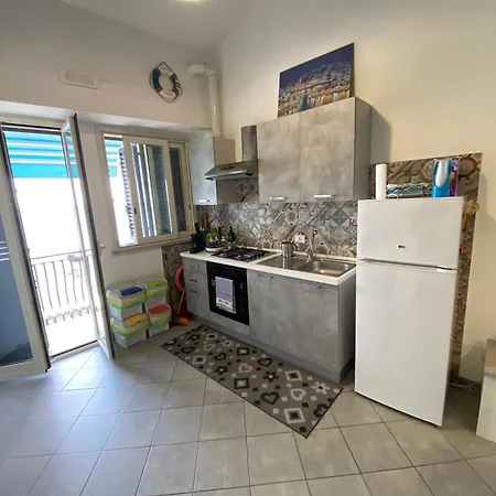 Casa Nicole Fronte Mare 度假居 *