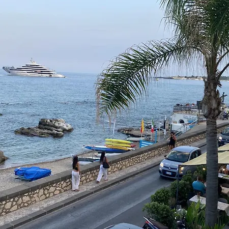Casa Nicole Fronte Mare Casa de Férias Giardini Naxos